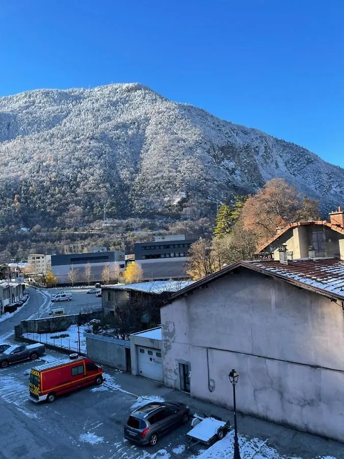 La Montagnette L Oursson Chambre Maison En Travaux De 10H A 17H 穆捷
